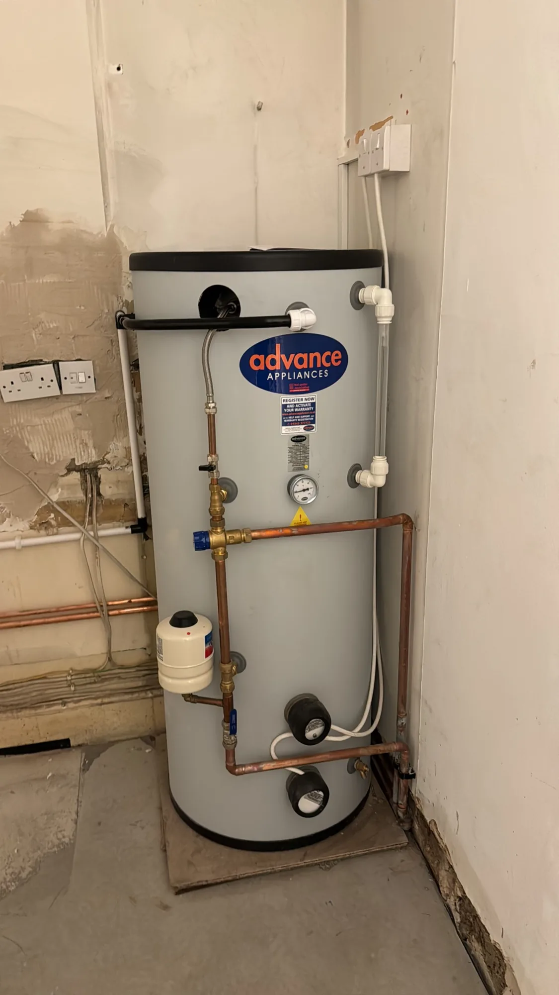 Which hot water cylinder do I need — vented, unvented, or a thermal store?
